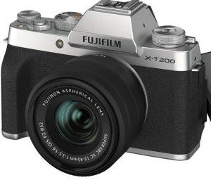 FUJIFILM X-T200 Mirrorless Camera with FUJINON XC 15-45 mm f/3.5-5.6 OIS PZ Lens - Silver